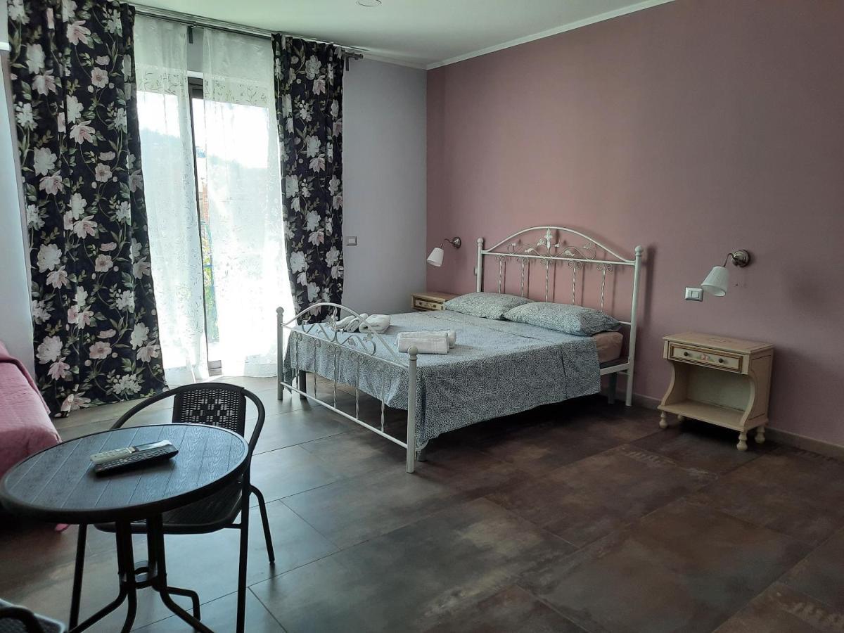 Taorbay Bed and Breakfast Giardini Naxos Eksteriør billede
