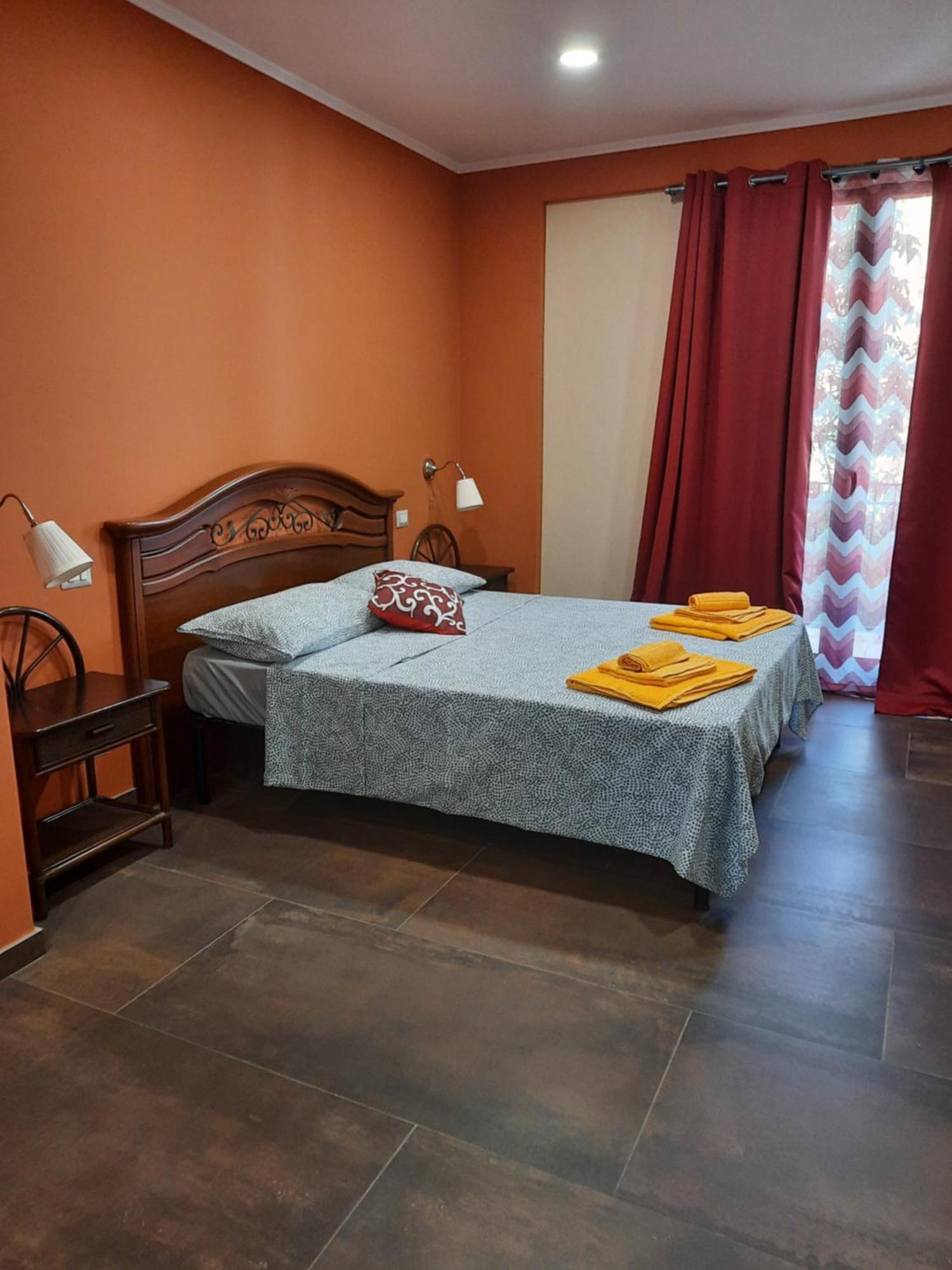 Taorbay Bed and Breakfast Giardini Naxos Værelse billede