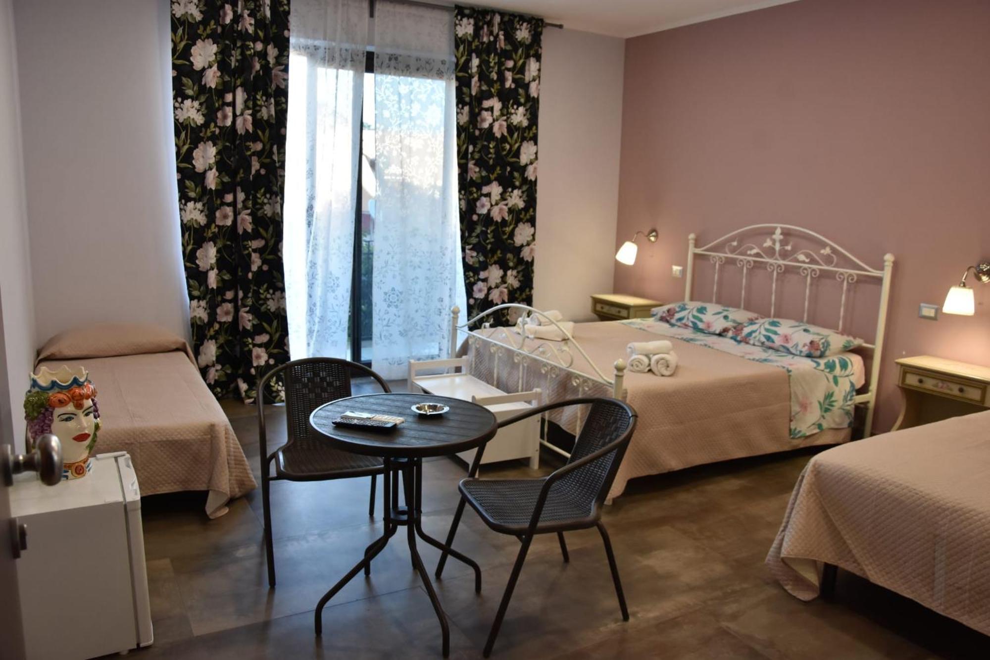 Taorbay Bed and Breakfast Giardini Naxos Eksteriør billede